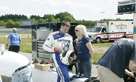Findadentist sponsor racing 2